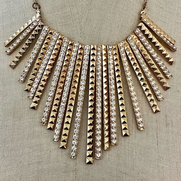 Gold tone and rhinestone fan statement necklace - Picture 2 of 8